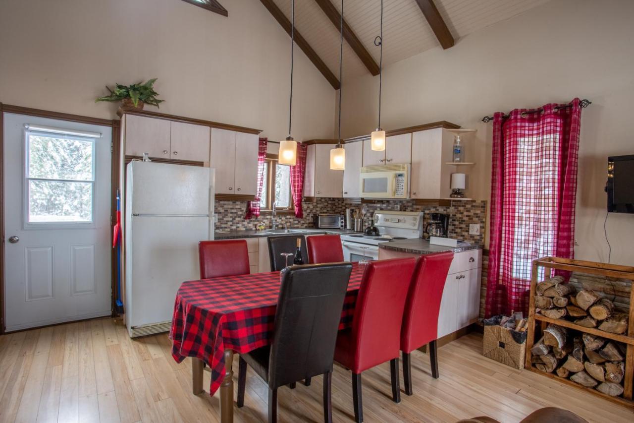Chalets Du Domaine - De Luxe Notre-Dame-Des-Bois Bagian luar foto